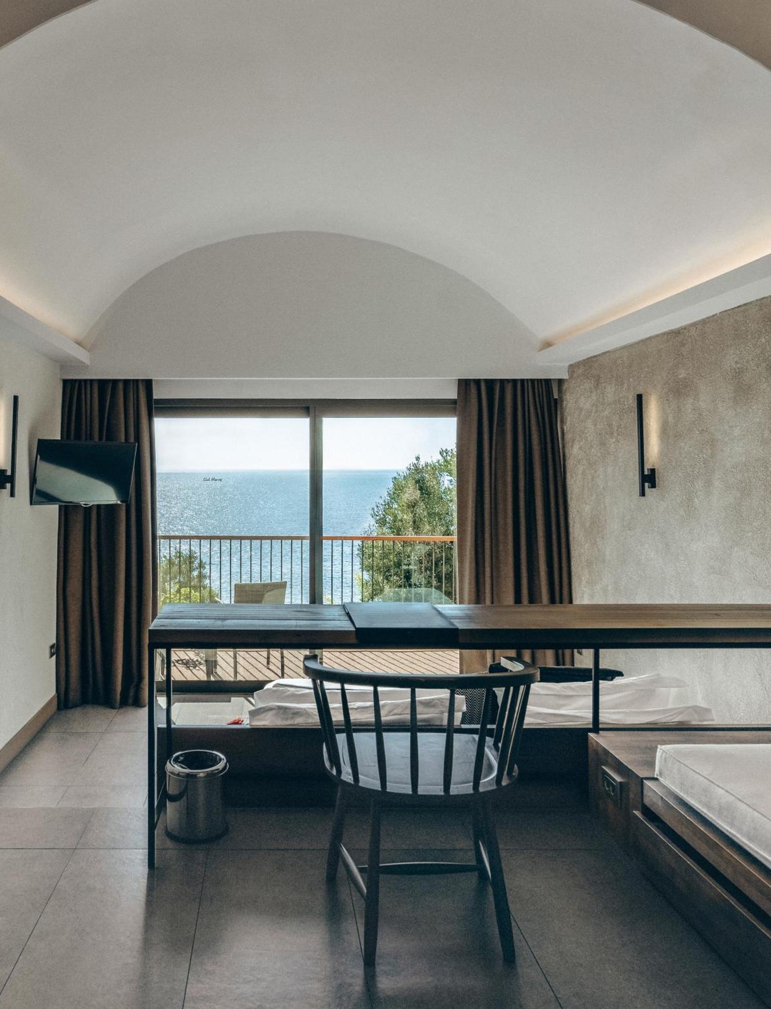 Family Room Side Sea View